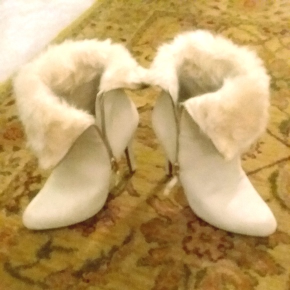 Jennifer Lopez Shoes - Size 7 Women Boots